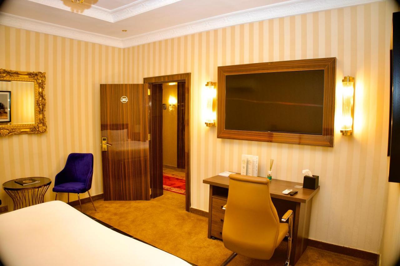 No.1 Hotel Абуджа Экстерьер фото